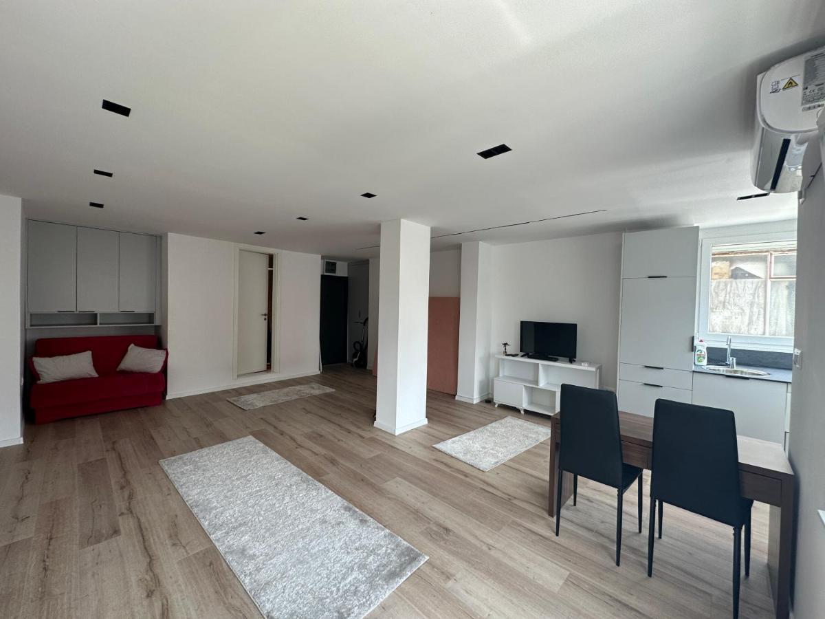 Studio Y Gjakova المظهر الخارجي الصورة